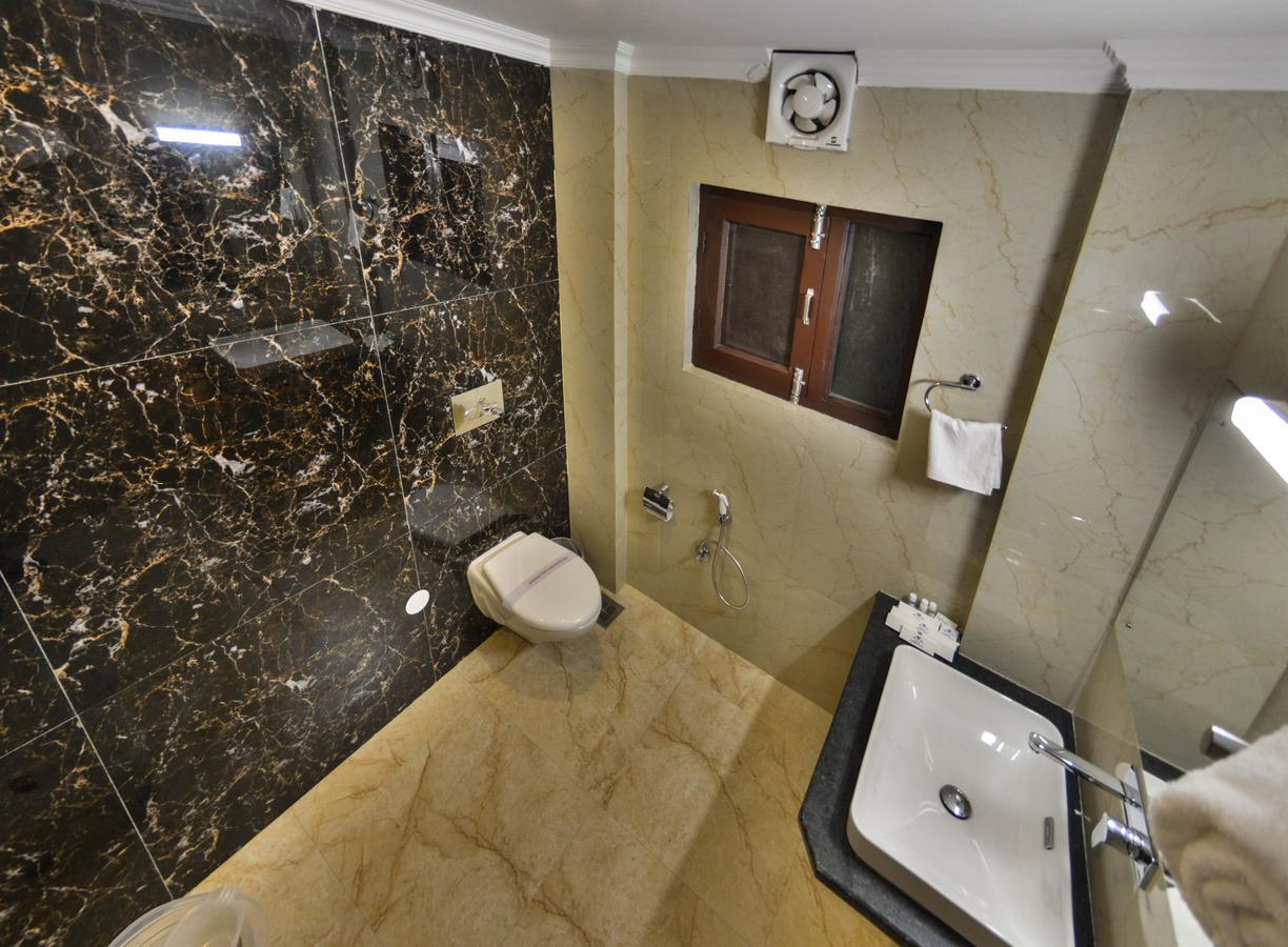 Hotel Royal Heritage Srīnagar Dış mekan fotoğraf